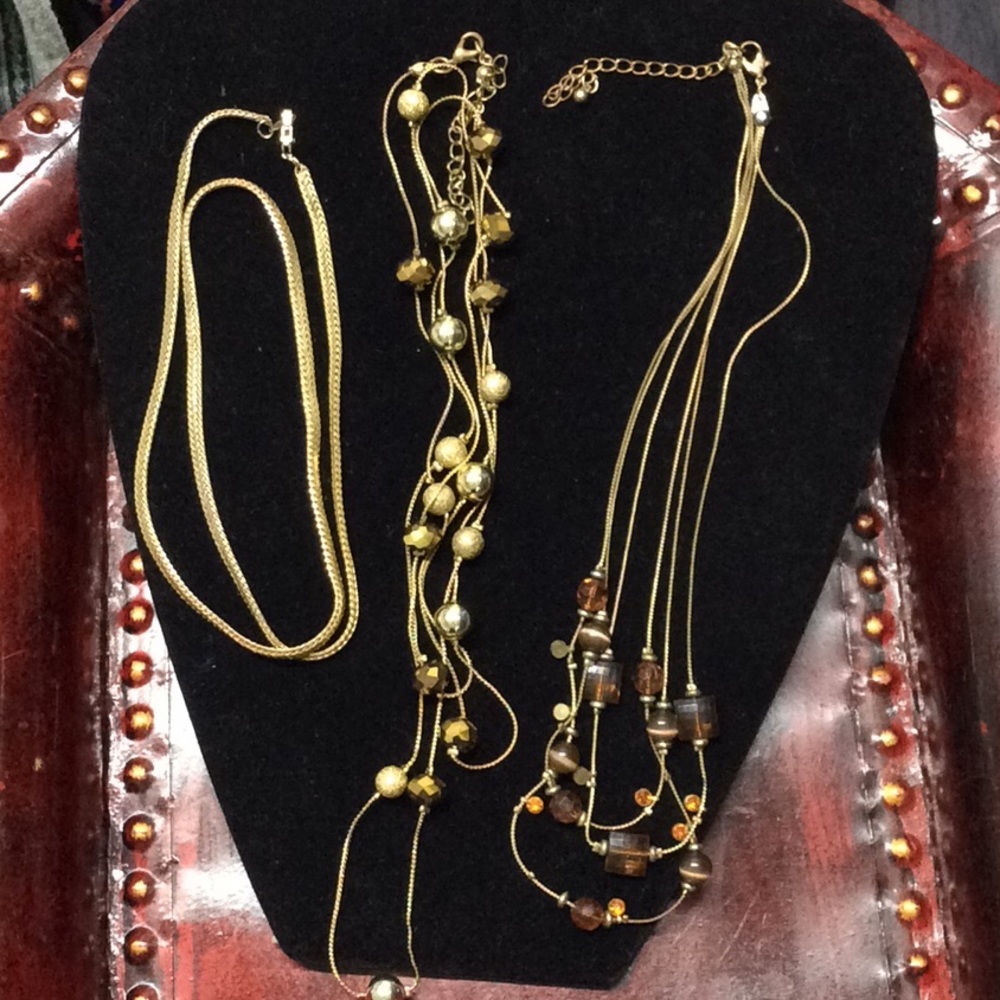 3 necklaces all one money